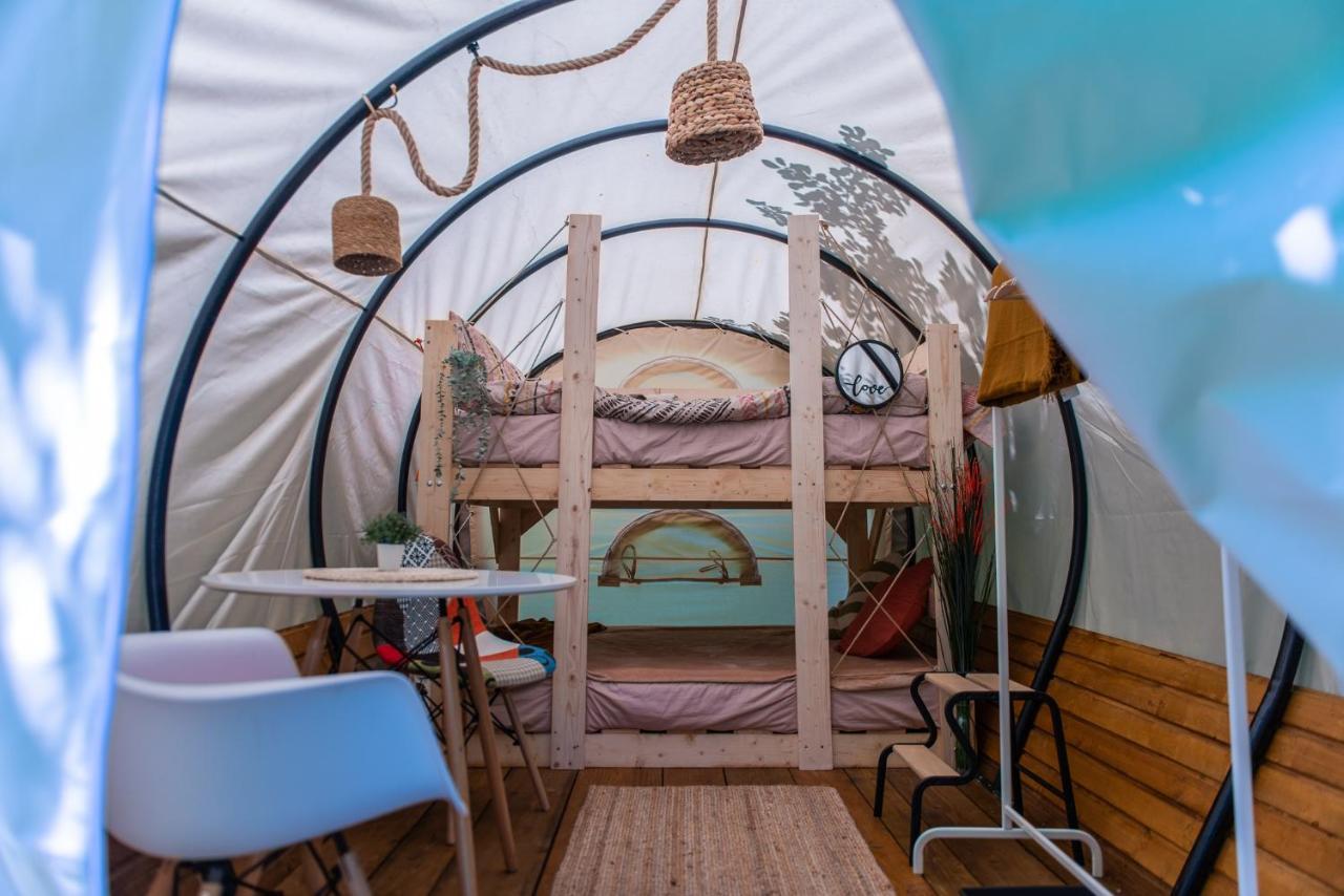 Dragonfly Gardens - The Wagons Hotel Braşov Eksteriør billede