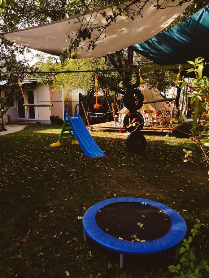 Dragonfly Gardens - The Wagons Hotel Braşov Eksteriør billede
