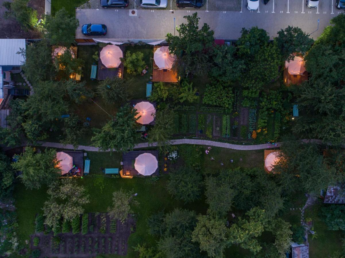 Dragonfly Gardens - The Wagons Hotel Braşov Eksteriør billede